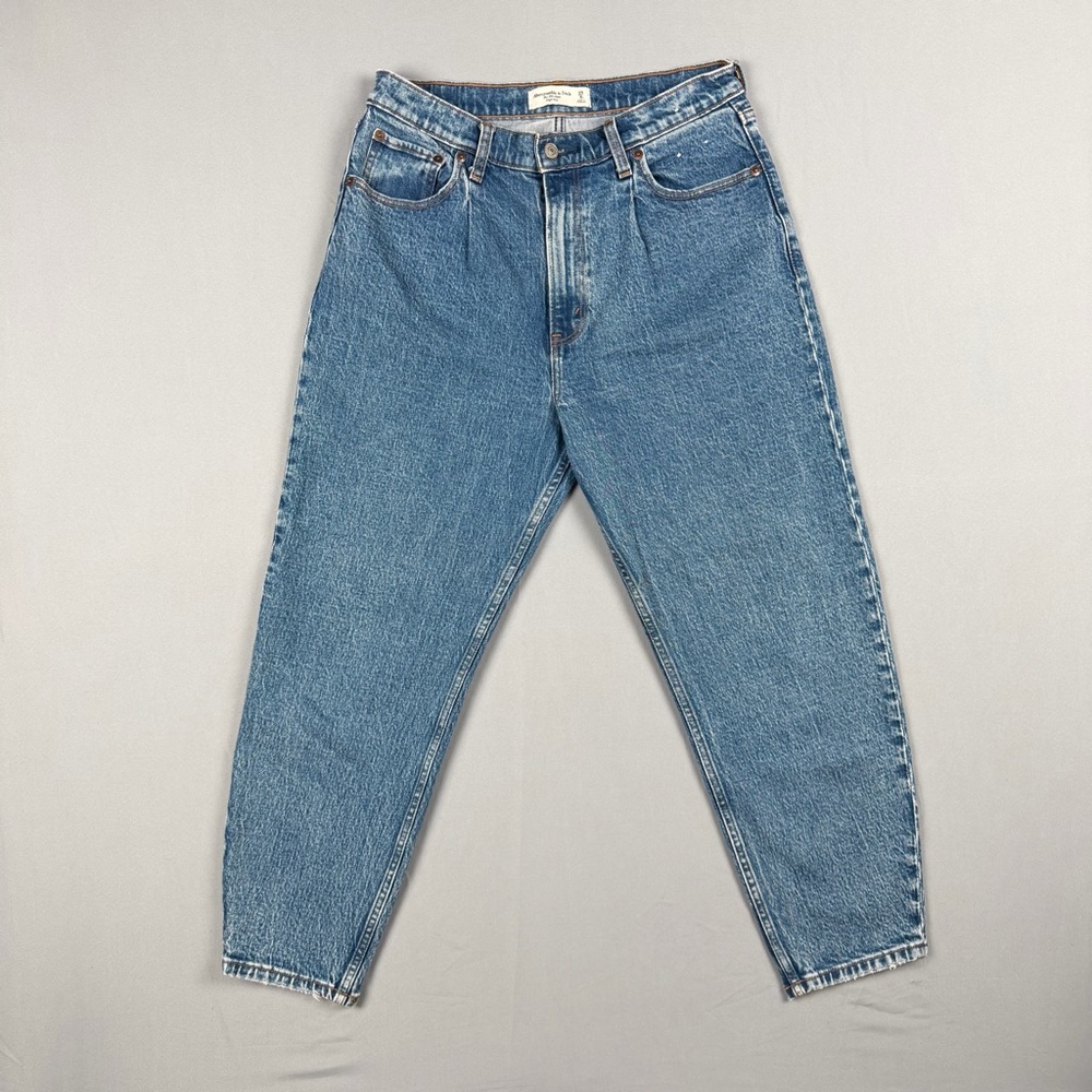 Abercrombie 80’s Mom High Rise Straight Jeans Size 30